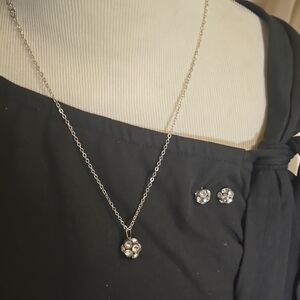 Elegant Silver Necklace and Earring Set